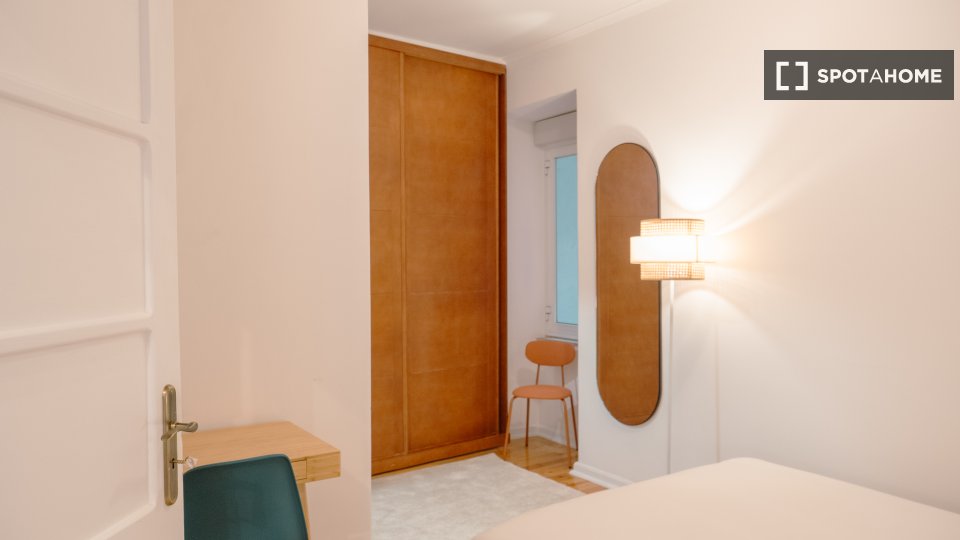 Double room Lisbon, 6 beds — photo 14