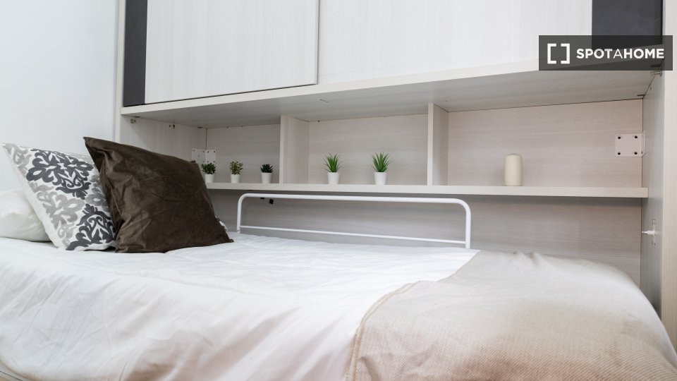 Double room Madrid, 5 beds — photo 5