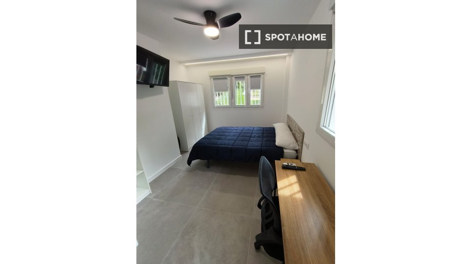 Double room Granada, 2 beds — photo 11
