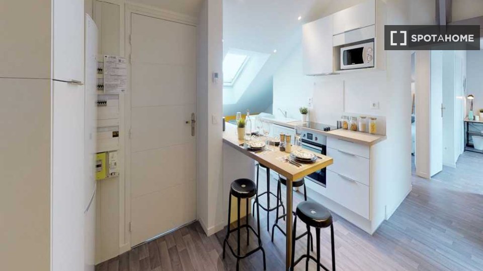 Double room Lille, 3 beds, 90m² — photo 5