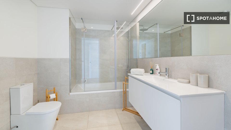 Apartment Lisbon, 1 bed, 60m² — photo 11