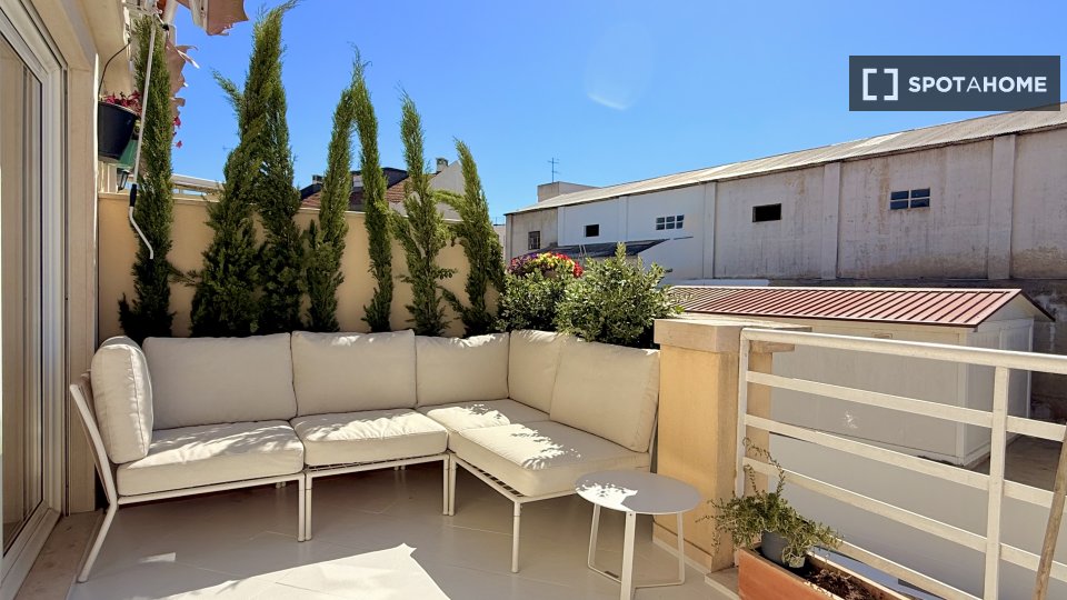 Apartment Lisbon, 2 beds, 90m² — photo 46