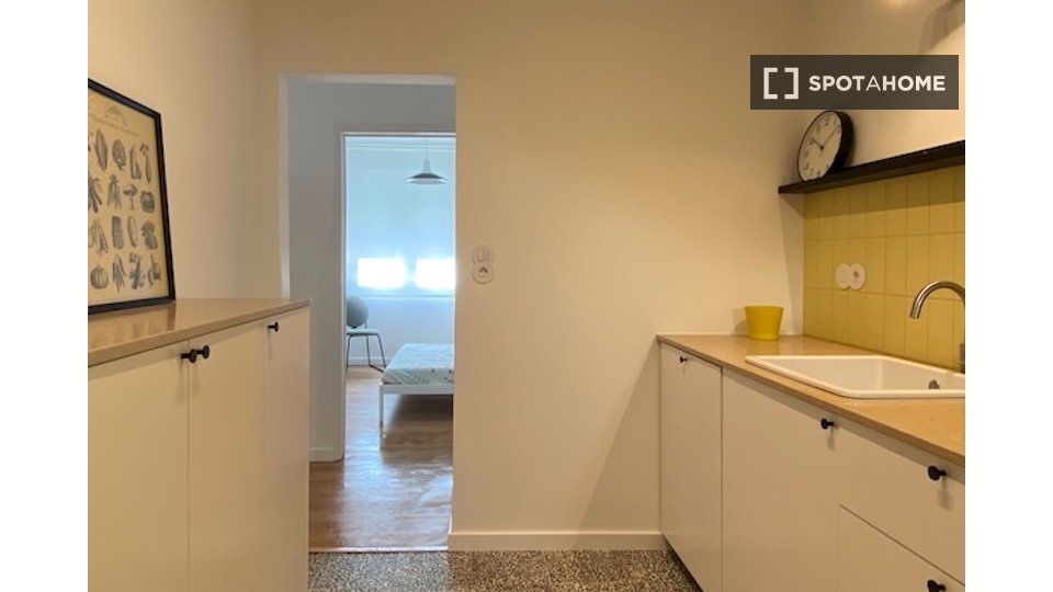 Apartment Lisbon, 2 beds — photo 22