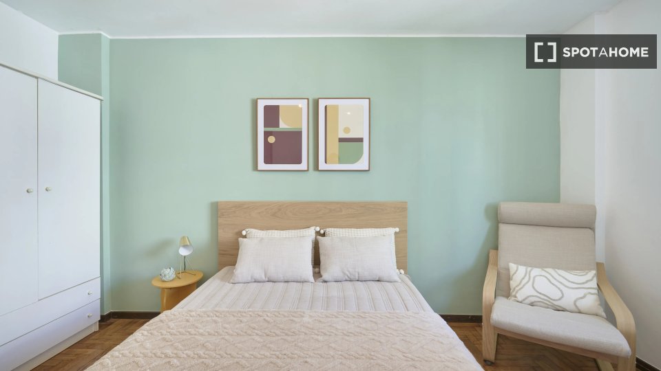 Double room Lisbon, 5 beds — photo 3