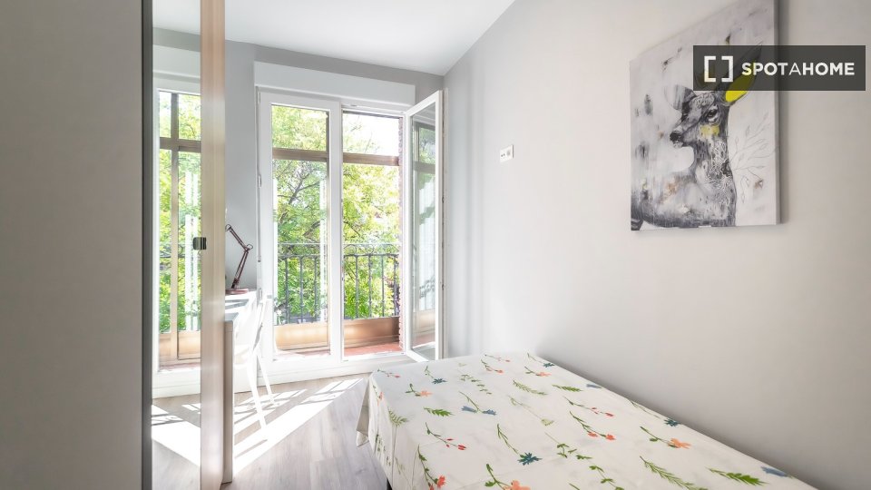 Double room Madrid, 14 beds — photo 8