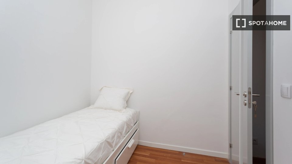 Double room Lisbon, 6 beds — photo 3