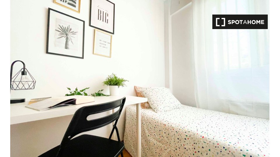 Double room Madrid, 8 beds, 180m² — photo 7