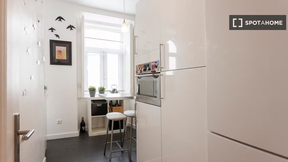 Apartment Lisbon, 2 beds, 100m² — photo 10