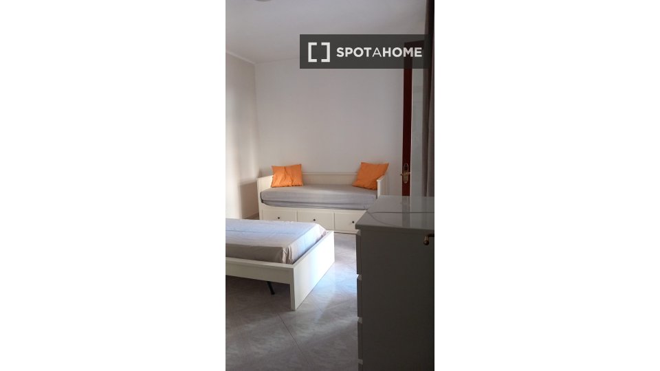 Double room Rome, 3 beds, 75m² — photo 46