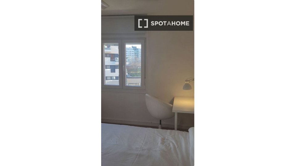 Double room Madrid, 6 beds, 150m² — photo 3