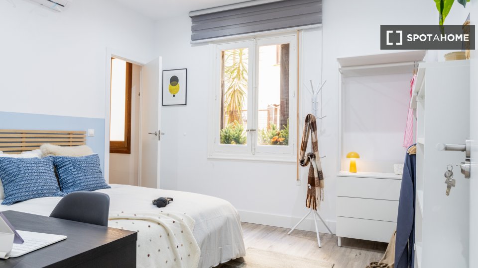Double room Madrid, 9 beds, 210m² — photo 7