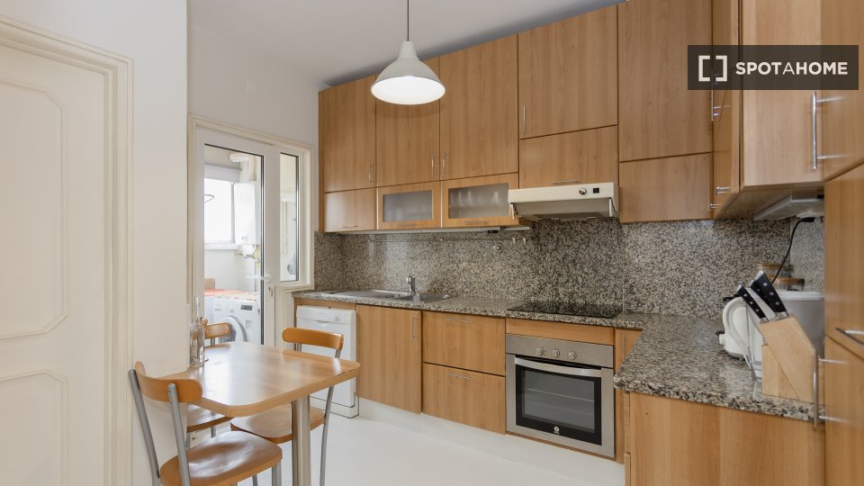 Apartment Porto, 3 beds, 140m² — photo 2