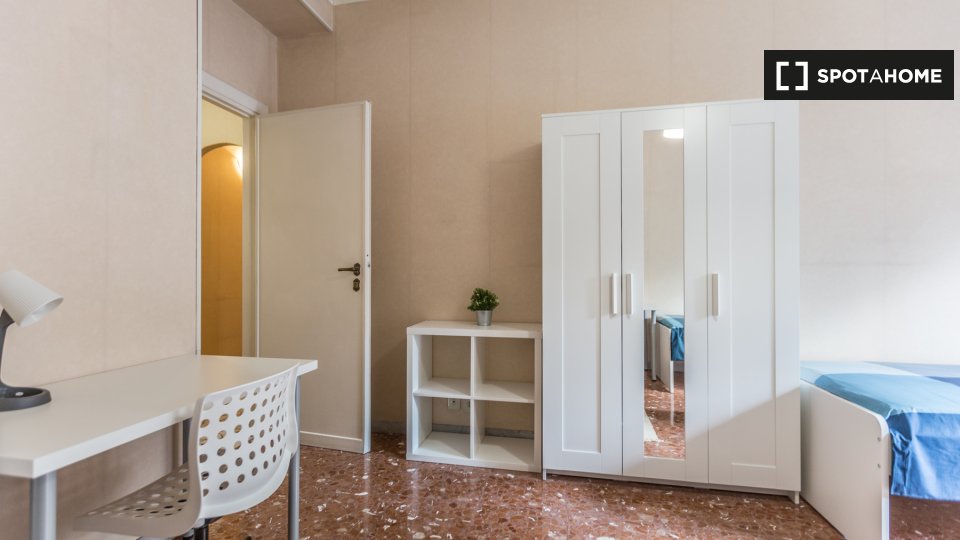 Double room Rome, 4 beds — photo 14