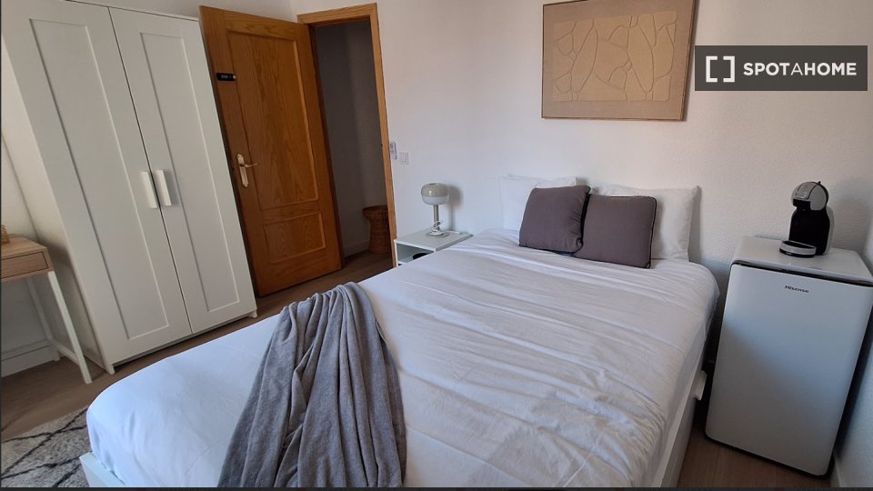 Double room Madrid, 5 beds — photo 17