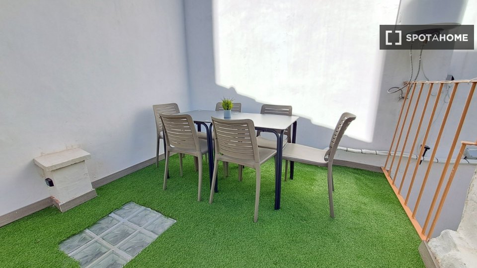 Apartment Valencia, 3 beds, 121m² — photo 1
