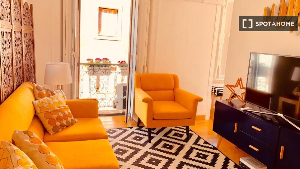 Apartment Lisbon, 2 beds, 54m² — photo 27