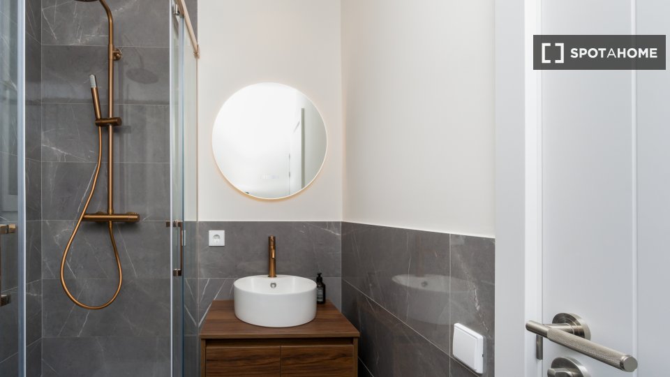 Apartment Barcelona, 4 beds, 110m² — photo 13