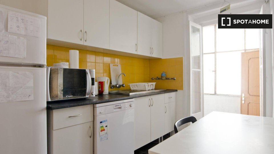 Double room Lisbon, 4 beds — photo 6