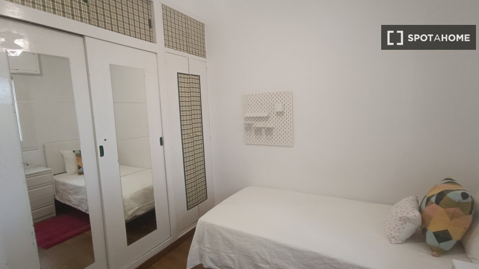Double room Madrid, 4 beds — photo 6