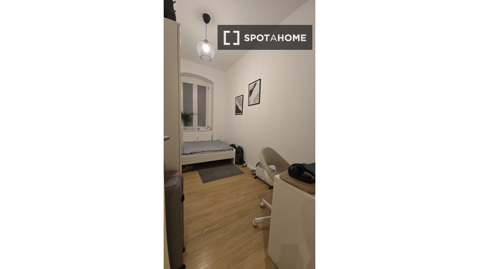 Double room Berlin, 4 beds, 9m² — photo 1