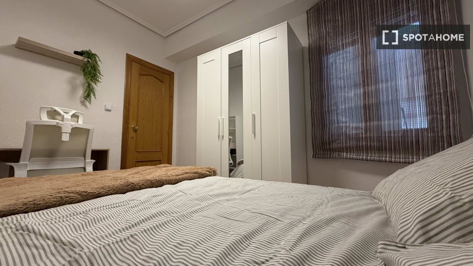 Double room Valencia, 5 beds — photo 11