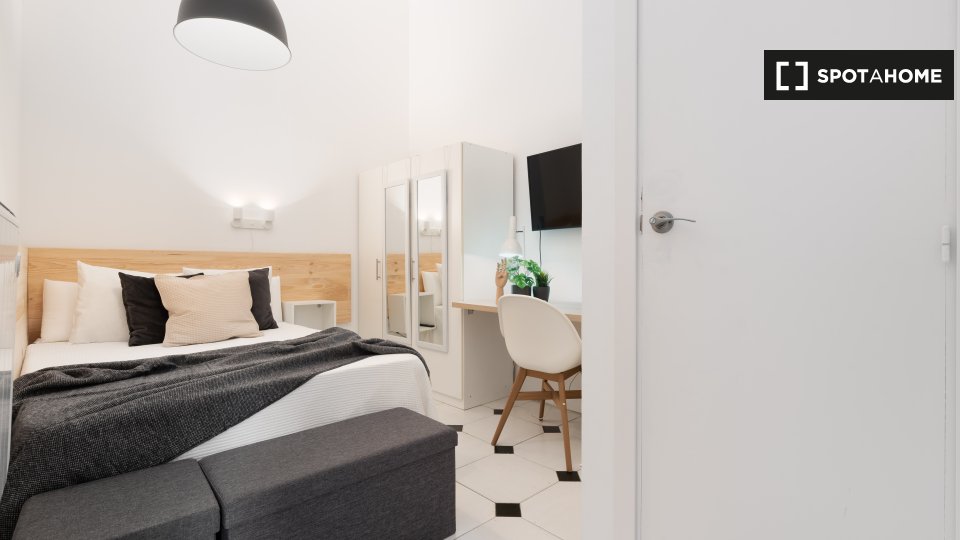 Double room Barcelona, 8 beds, 140m² — photo 2