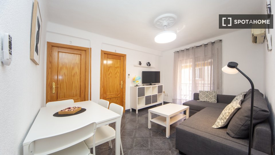 Double room Granada, 3 beds, 75m² — photo 30