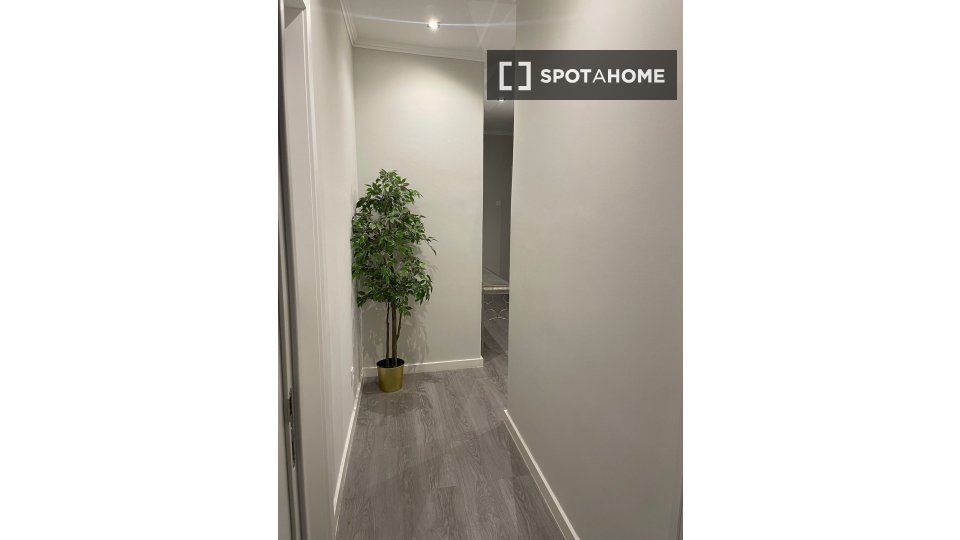Apartment Lisbon, 3 beds, 90m² — photo 12