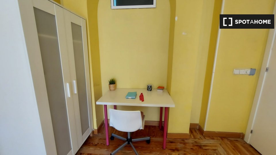 Double room Madrid, 7 beds, 180m² — photo 7