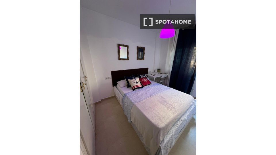 Double room Malaga, 3 beds, 150m² — photo 12