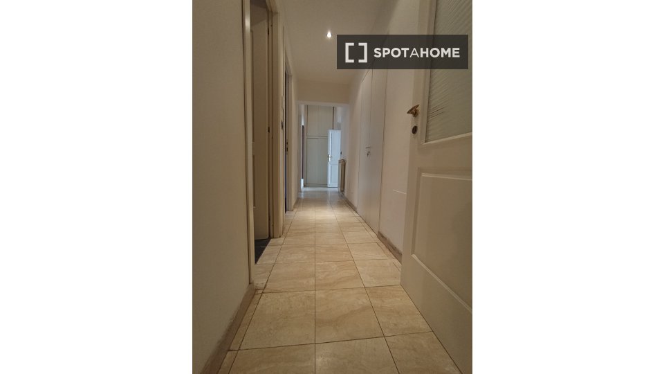 Double room Rome, 3 beds, 105m² — photo 14