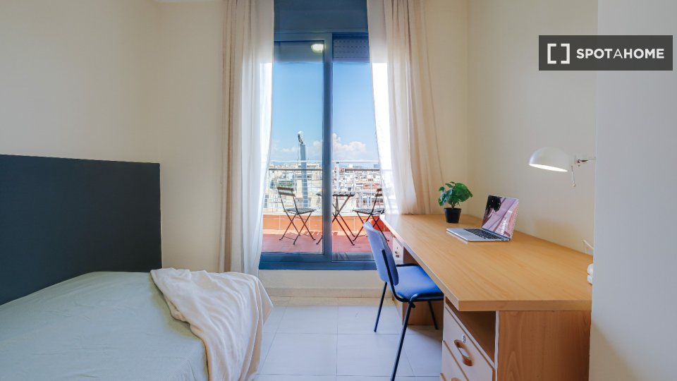 Double room Barcelona, 17 beds, 550m² — photo 15