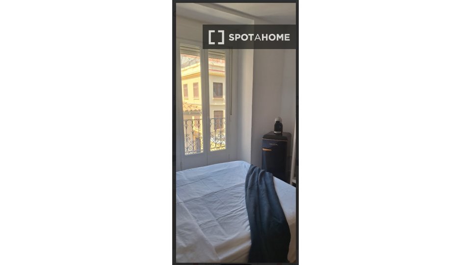 Double room Madrid, 5 beds — photo 8