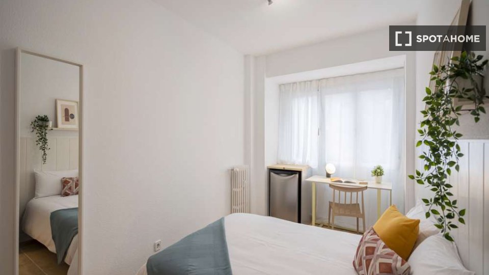 Double room Madrid, 25 beds — photo 5