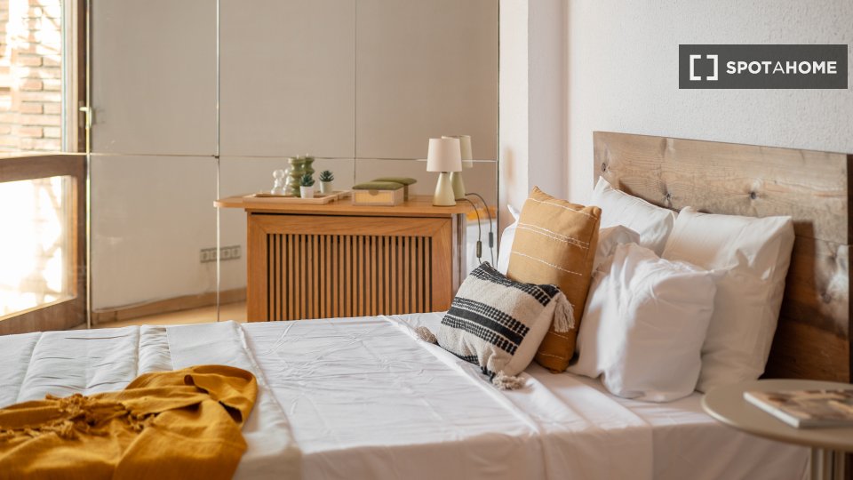 Double room Barcelona, 5 beds, 160m² — photo 13