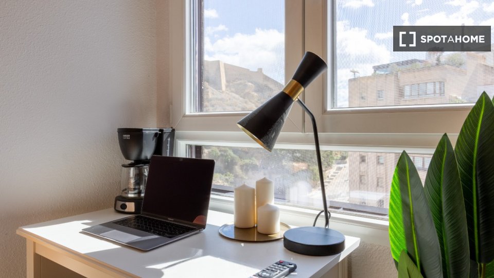 Double room Alicante, 7 beds, 150m² — photo 13