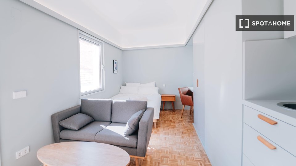 Double room Madrid, 6 beds, 542m² — photo 5