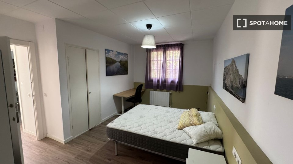 Double room Barcelona, 6 beds, 227m² — photo 7