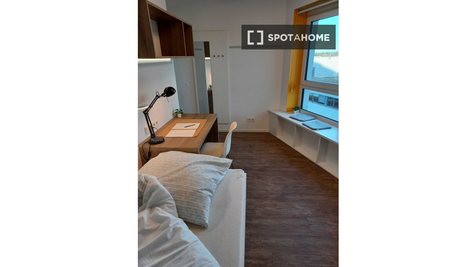 Double room Berlin, 2 beds, 82m² — photo 29