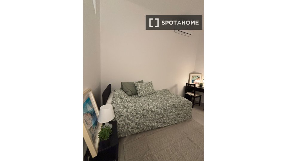 Double room Naples, 4 beds — photo 12