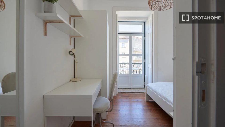Double room Lisbon, 6 beds — photo 7