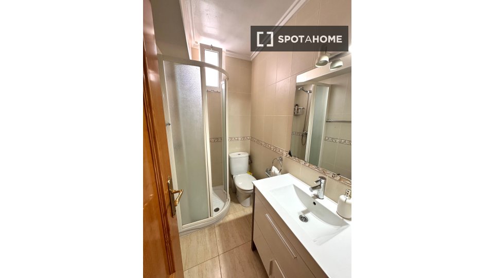 Apartment Valencia, 3 beds, 78m² — photo 2