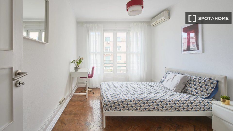 Double room Lisbon, 8 beds — photo 10