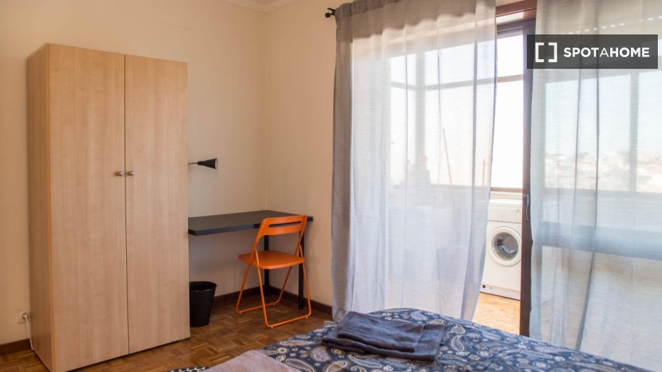Double room Porto, 5 beds, 100m² — photo 1