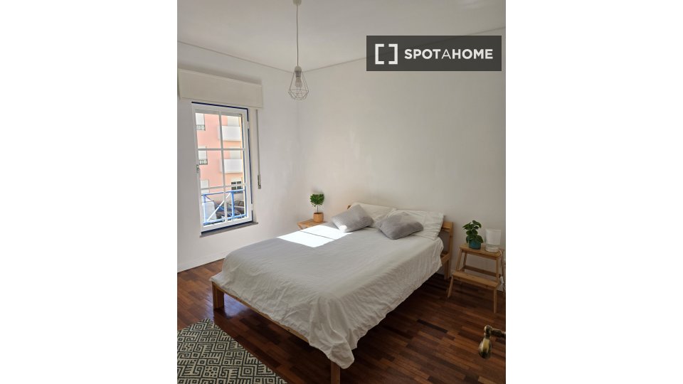 Double room Lisbon, 2 beds, 85m² — photo 10