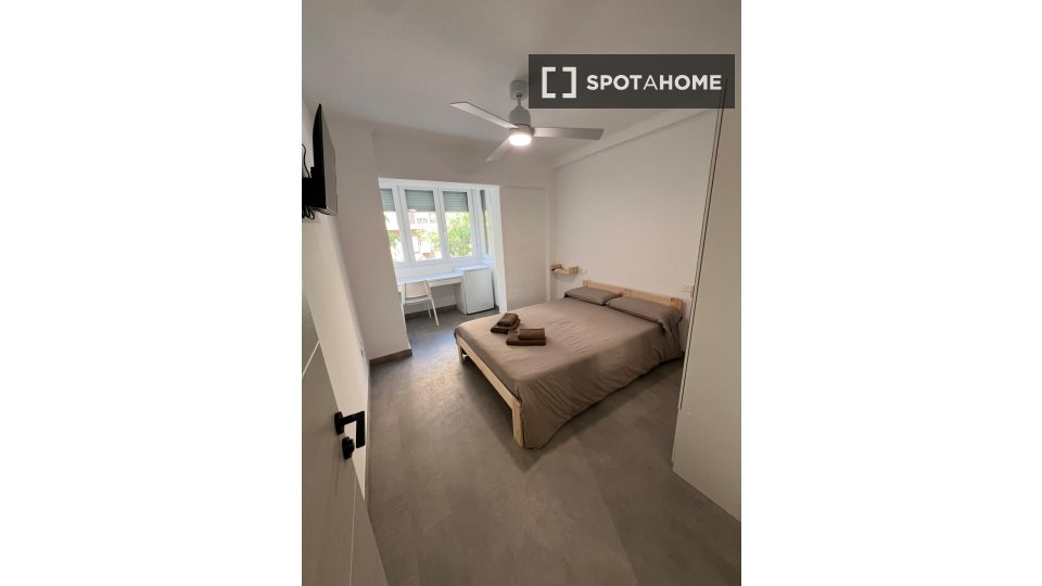 Double room Alicante, 5 beds — photo 2