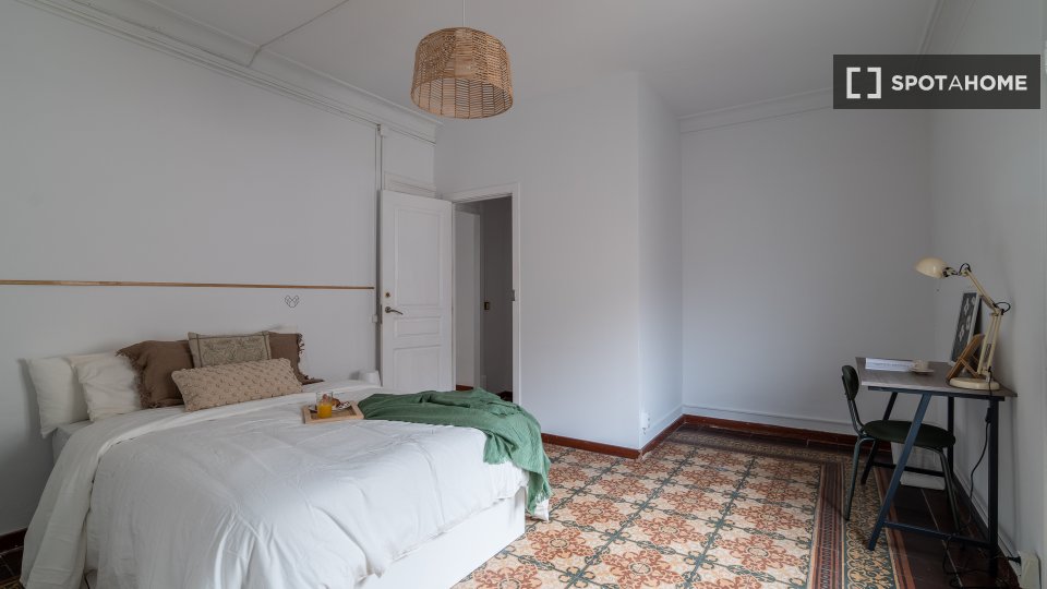 Double room Barcelona, 5 beds, 95m² — photo 5
