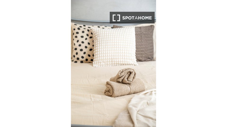 Double room Budapest, 3 beds, 80m² — photo 13