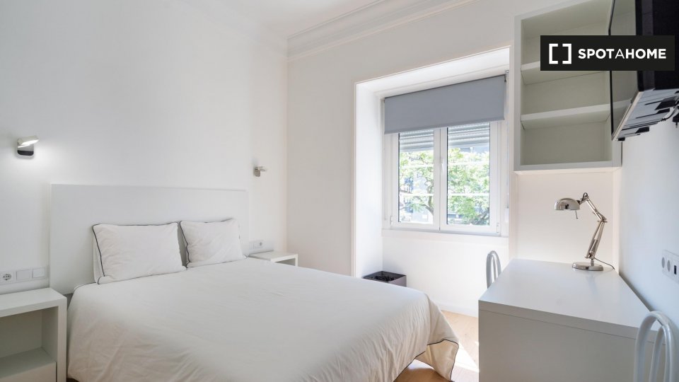 Double room Lisbon, 7 beds, 210m² — photo 13