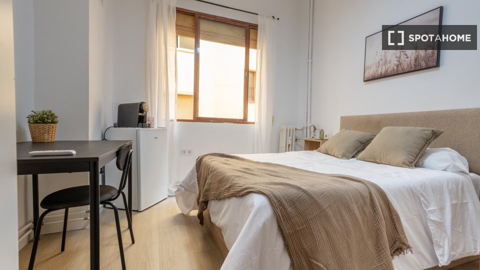 Double room Madrid, 6 beds — photo 6